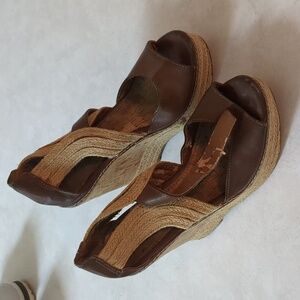 Size 6 Mia Wedges